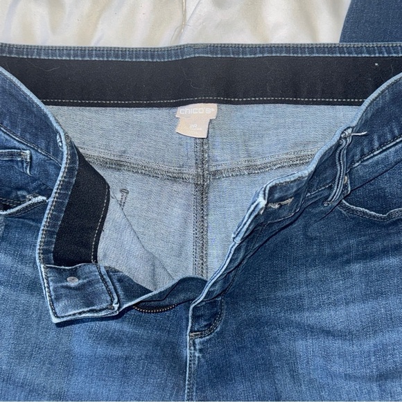 Chico’s Jeans Mid Rise, Stretch Waist, Dark Distressed, Straight Sz 2R Or L/12 - Picture 7 of 10